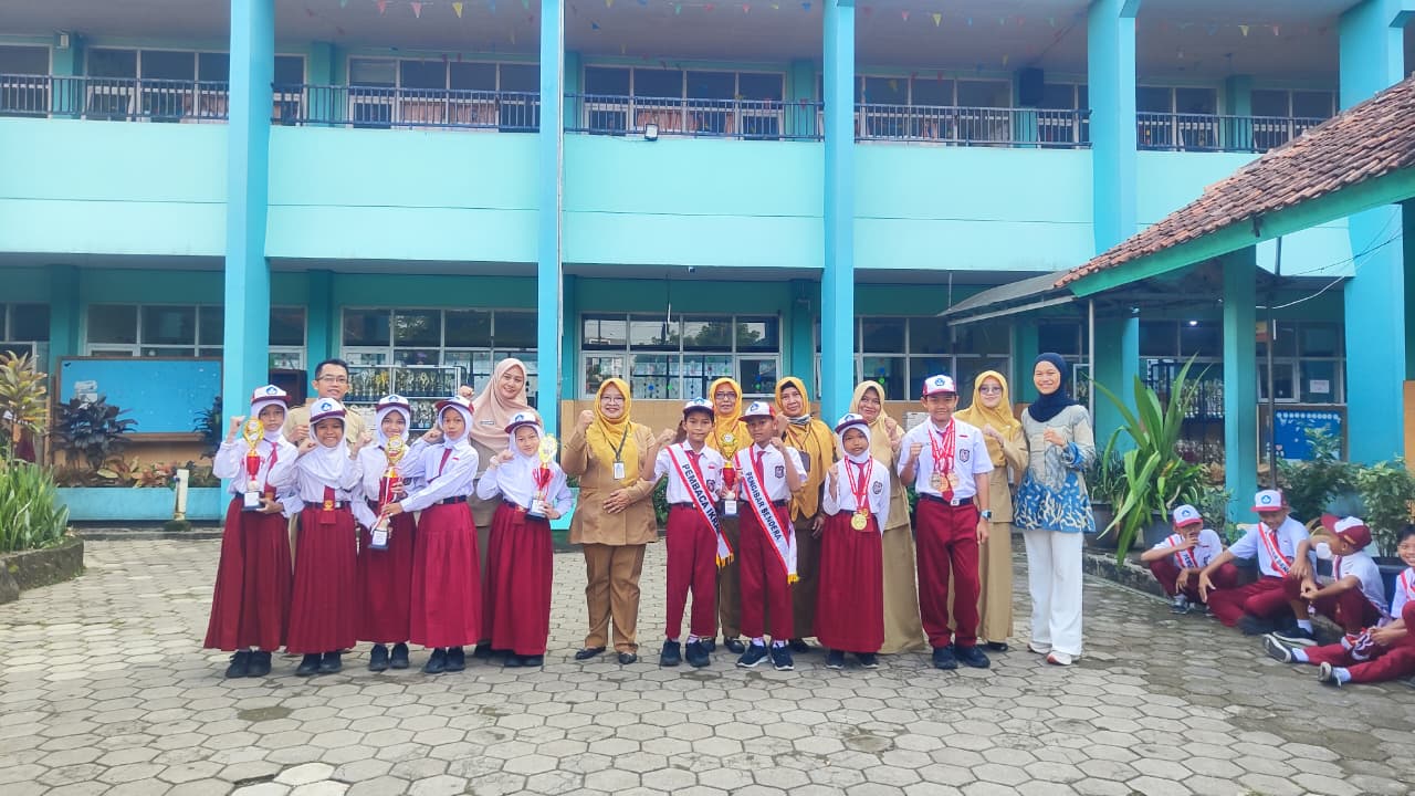 Dari Lapangan hingga Panggung Seni: Siswa SD Negeri 2 Karanglewas Lor Raih Juara FLS3N dan O2SN
