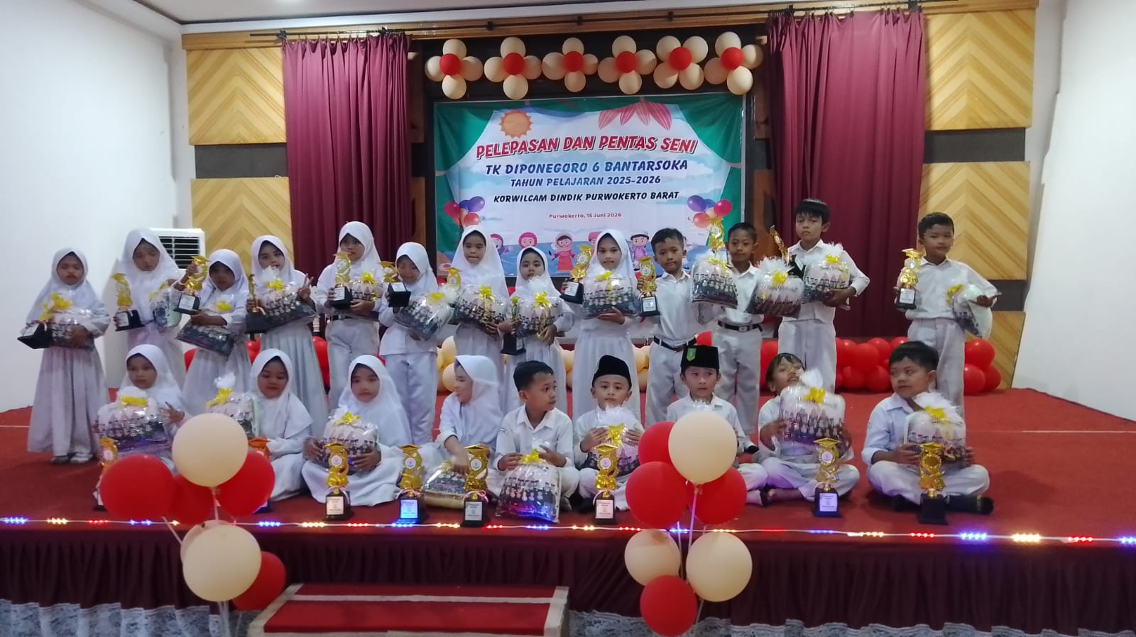 "Merajut Kenangan, Menggapai Impian: Pelepasan dan Pentas Seni TK Diponegoro 6 Bantarsoka Tahun Pelajaran 2025–2026"