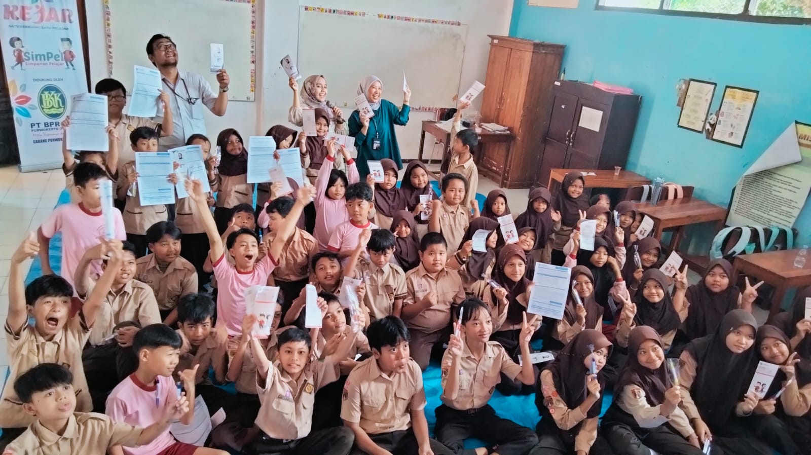 Membangun Generasi Cerdas Finansial, BPR BKK Purwokerto Ajak Siswa SD Negeri 1 Kedungwuluh Giat Menabung Lewat Program KEJAR