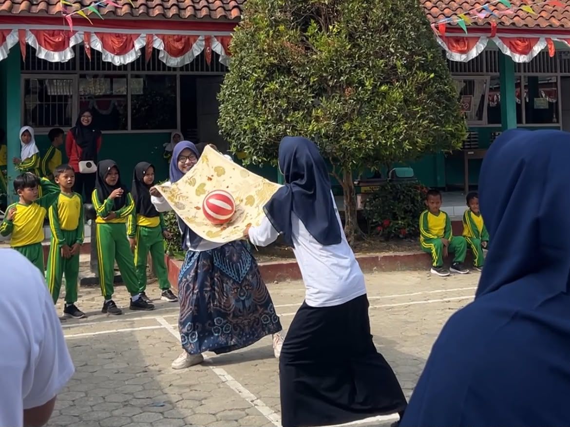 Semarak HUT RI ke-81, SDN 1 Karanglewas Lor Gelar Lomba Voli Taplak