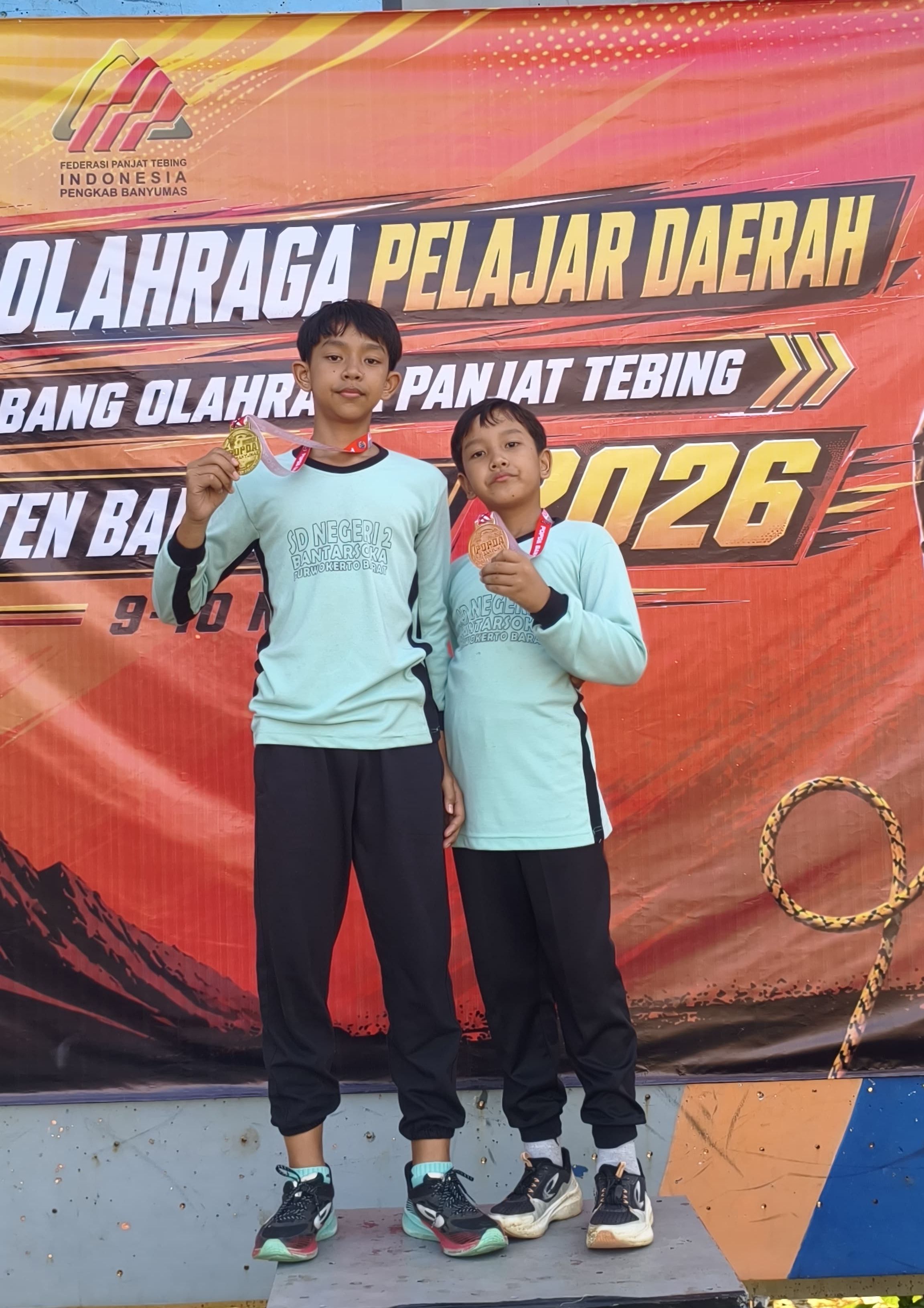 Dari Dinding Panjat ke Puncak Juara: Kakak Beradik SDN 2 Bantarsoka Cetak Prestasi