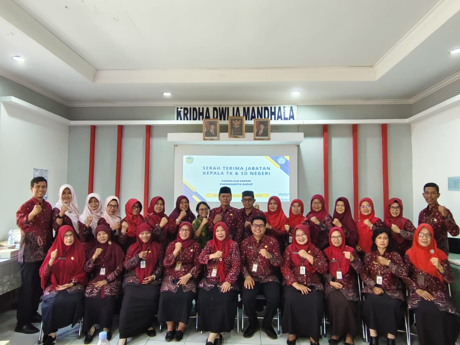 Sertijab Kepala Sekolah Purwokerto Barat Berlangsung Khidmat, Tekankan Kepemimpinan Visioner dan Melayani