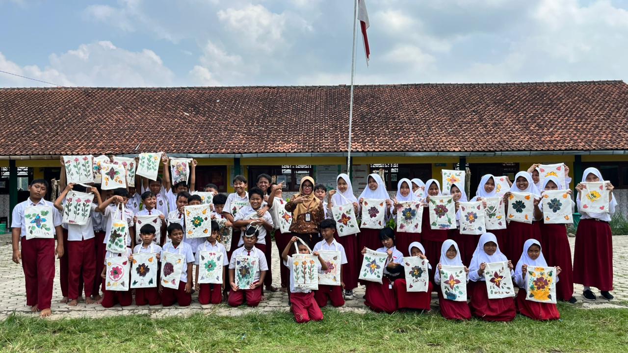 Kreativitas Siswa SD Negeri 2 Pasir Kidul Tuang Seni Membatik