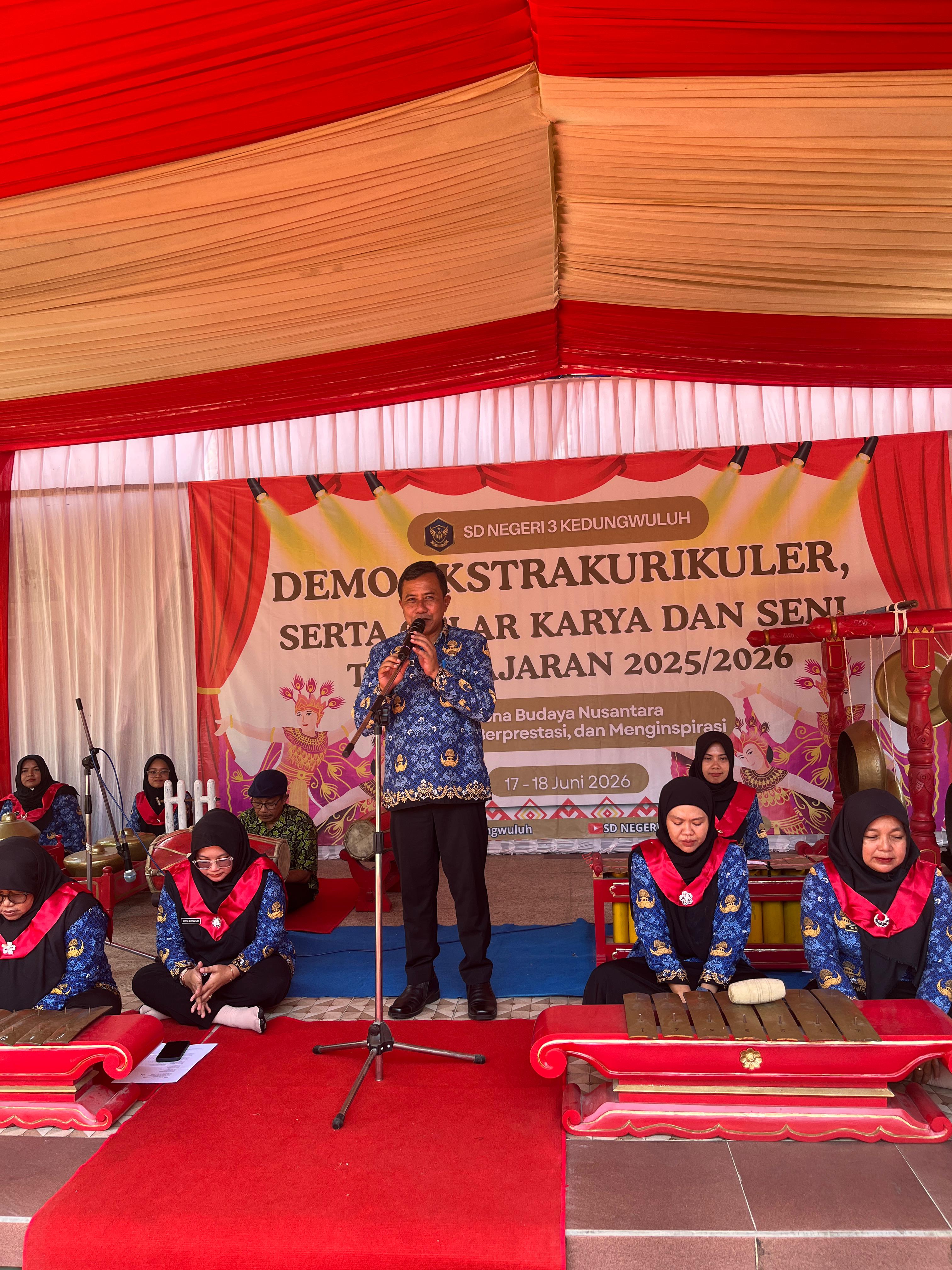 Kepala Dinas Pendidikan Kabupaten Banyumas Hadiri Gebyar Karya SDN 3 Kedungwuluh, Tegaskan Sinergi Tiga Pilar Pendidikan