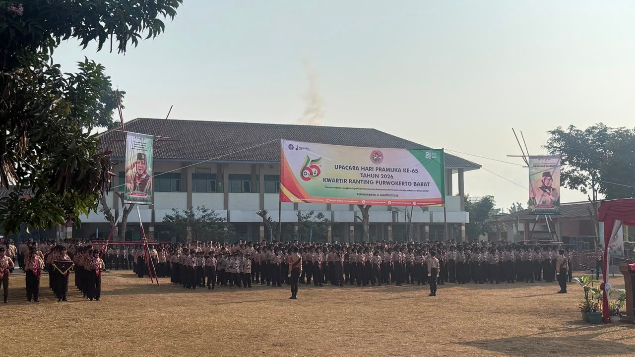 Meriah dan Berkesan: Upacara Hari Pramuka ke-65 Kwarran Purwokerto Barat Warnai Penganugerahan Pancawarsa dan Pentas Seni Spektakuler PURWOKERTO — Lapangan SMP N
