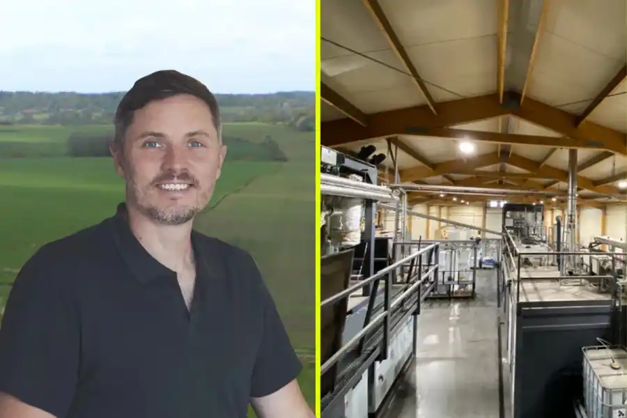 David Andersson, vd på kolbindningsbolaget Ecoera. Till höger biokolsanläggningen i Hammenshög.. Foto: Pressbilder.