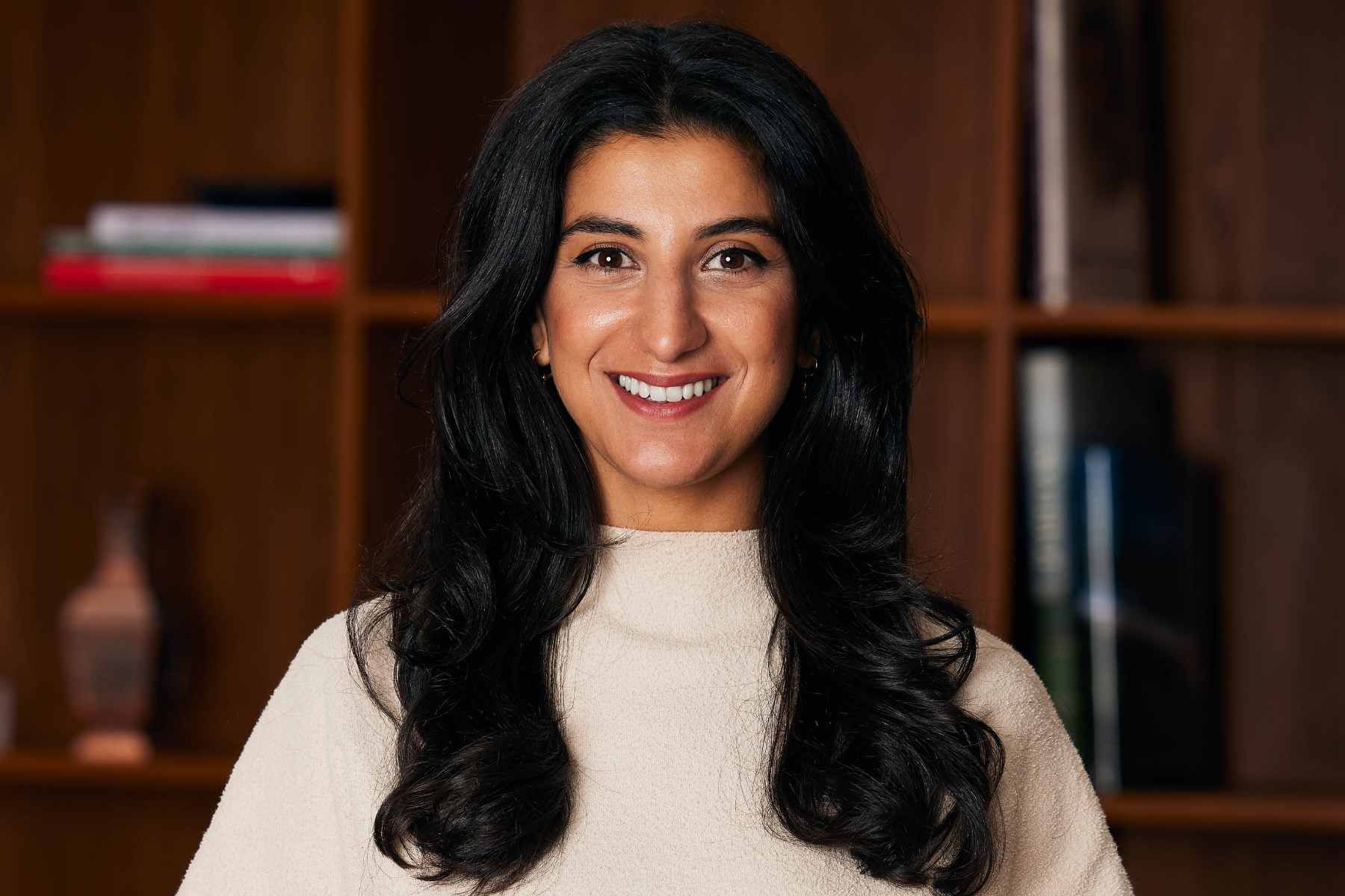 Nebe Almayhai, grundare av Teint.