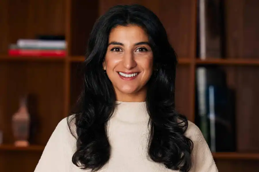 Nebe Almayhai, grundare av Teint.