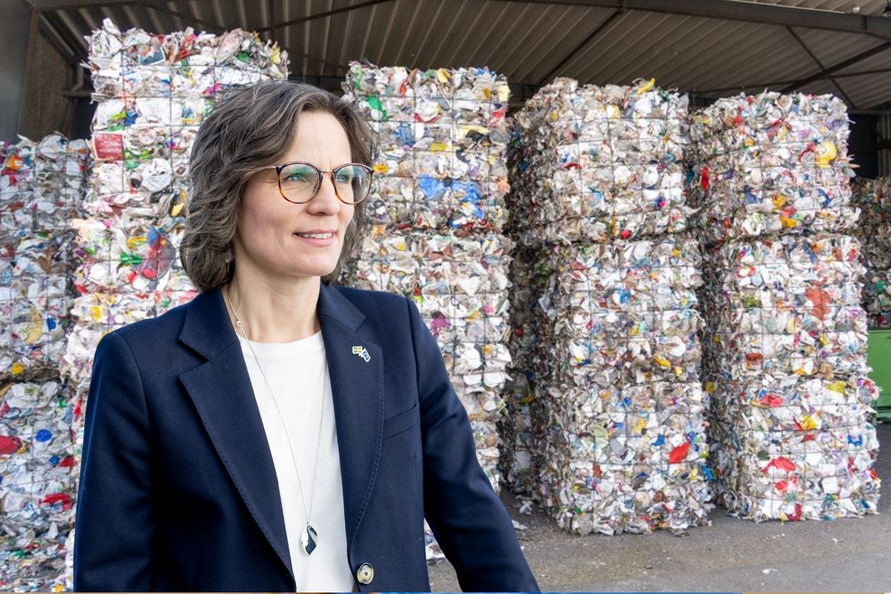 Jessika Roswall, Sveriges EU-minister. Foto: Pressbilder. Montage: Impact Loop.