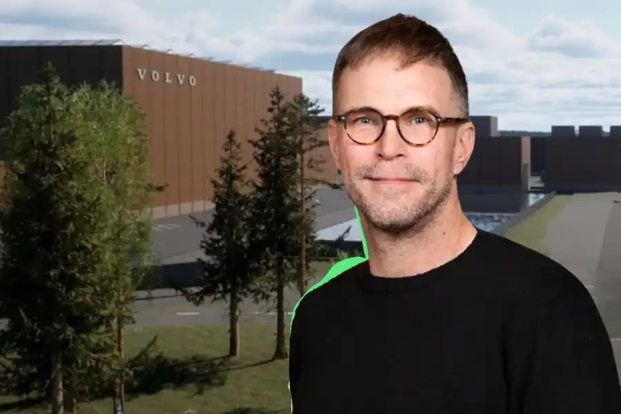 Fredrik Agélen är projektledare för Volvos batterisatsning i Mariestad. Foto: pressbilder/Volvo (montage).