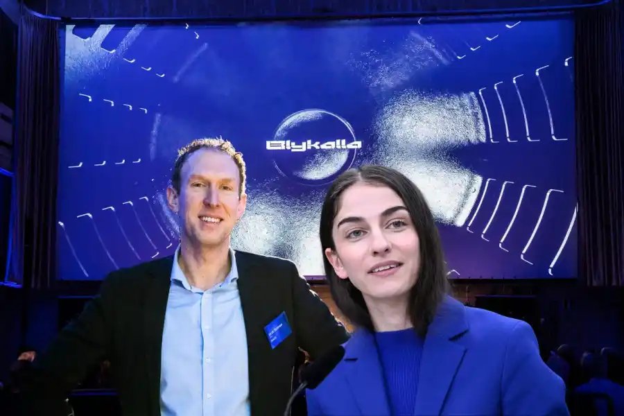 Jacob Stedman, vd för kärnkraftsbolaget Blykalla och klimat- och miljöminister Romina Pourmokhtari. Foto Minna Yr och Jessica Gow/TT.
