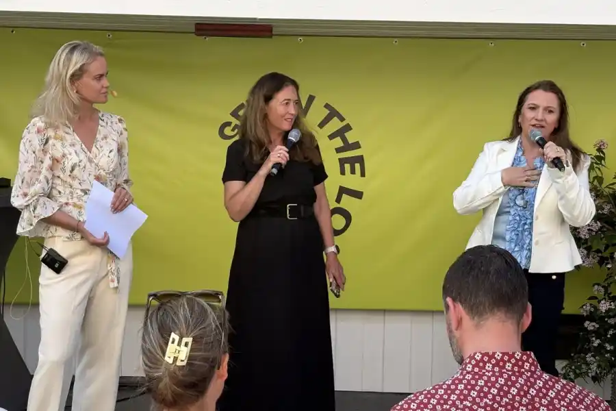 Camilla Bergman, chefredaktör på Impact Loop, Marie Wall, policyexpert inom deeptech på EU-kommissionen och Klementina Österberg, vd på GU Ventures. Foto: Impact Loop.