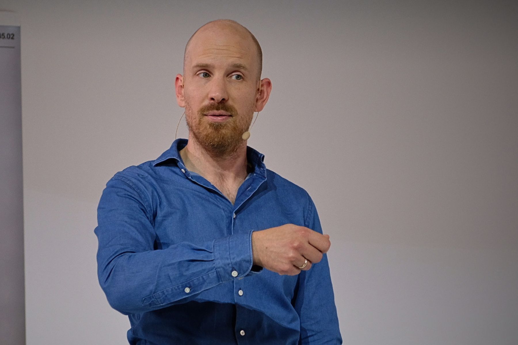 Rutger Bregman på scen under Norrsken Impact Week i Barcelona. Foto: Siôn Lawrence-Geschwindt/Impact Loop.