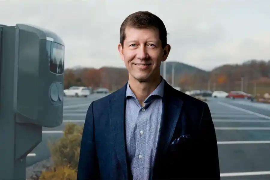 Mikael Ring, vd på Voltiva. Foto: Voltiva (montage).