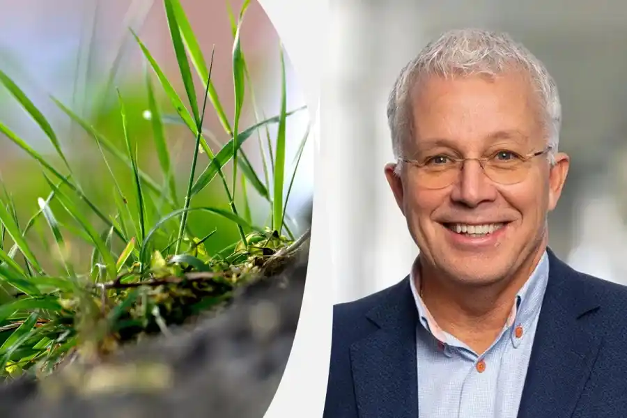Peder Dagsánth tror på gräsets potential som biobränsle. Foto: Janerik Henriksson/TT
