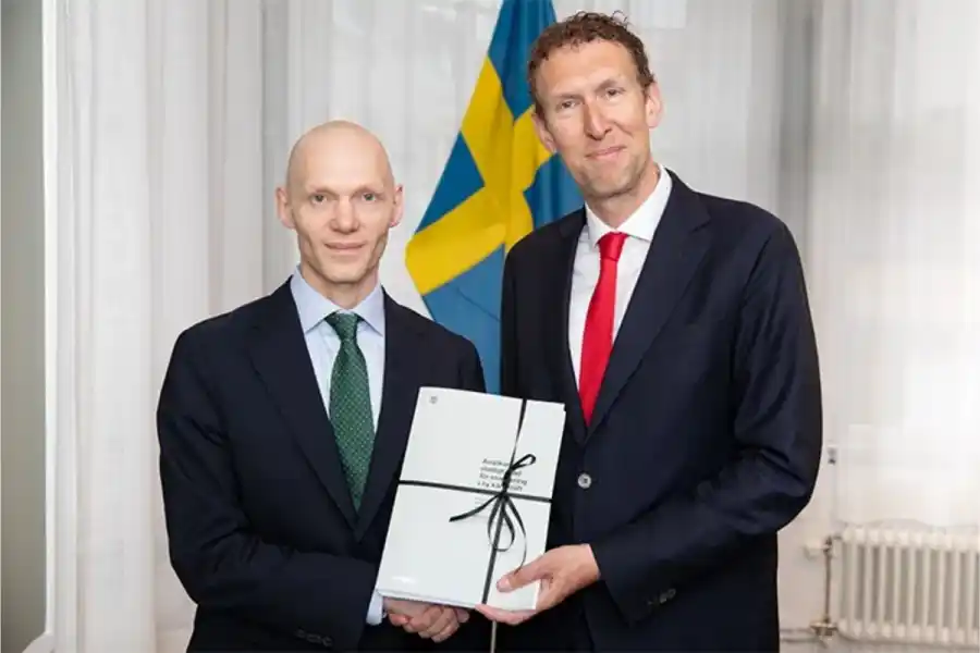 Finansmarknadsminister Niklas Wykman (M) och Blykallas vd Jacob Stedman. Foto: Olle Friman/Regeringskansliet.