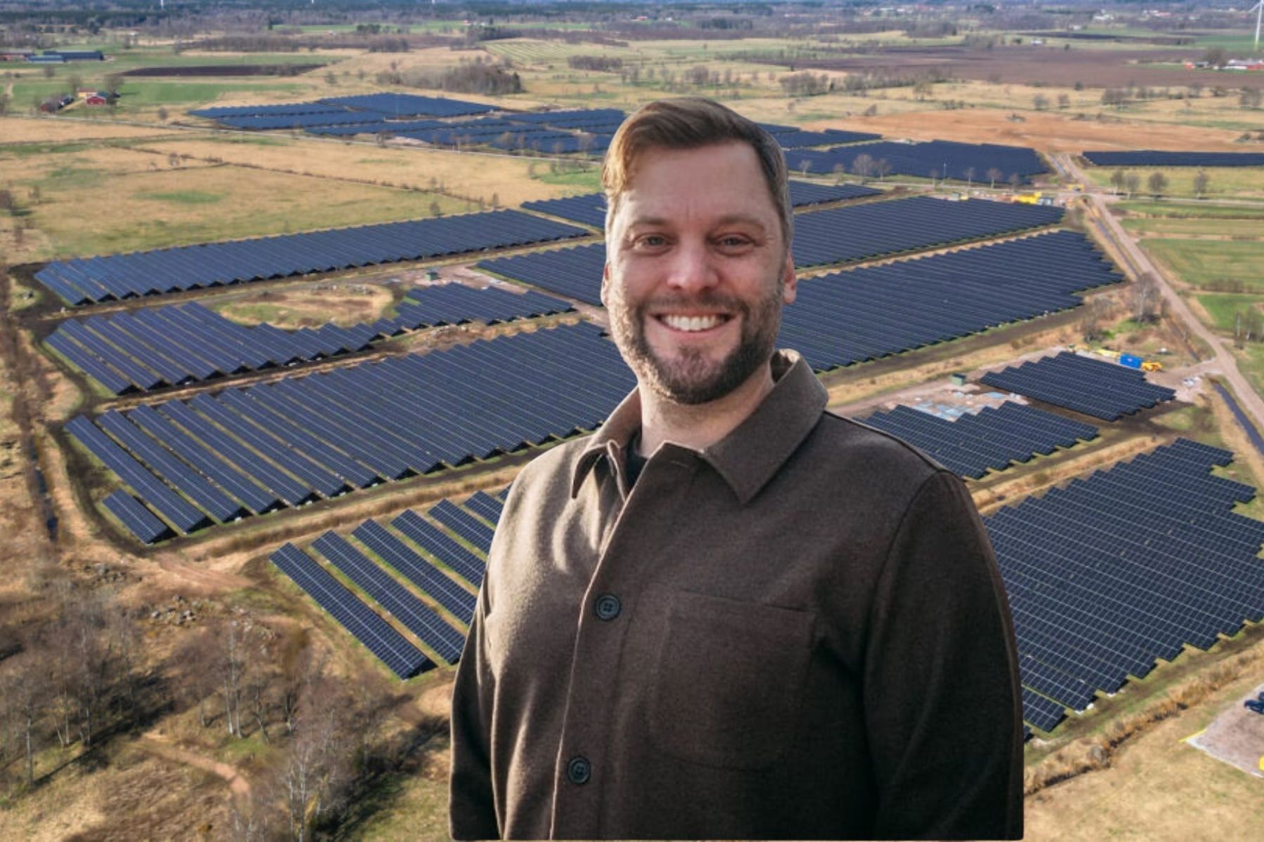 Sunna Groups vd Marcus Qviberg och Skånum Solpark utanför Falköping. Foto: Pressbild / Alstra Energy (montage).