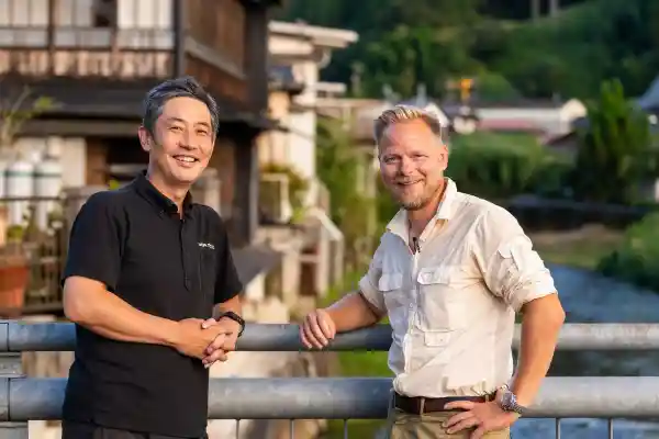 Kazuyuki Akaishi, manager at Furusato Netsuden and Anders Helling, CEO at Baseload Capital. Press photo.