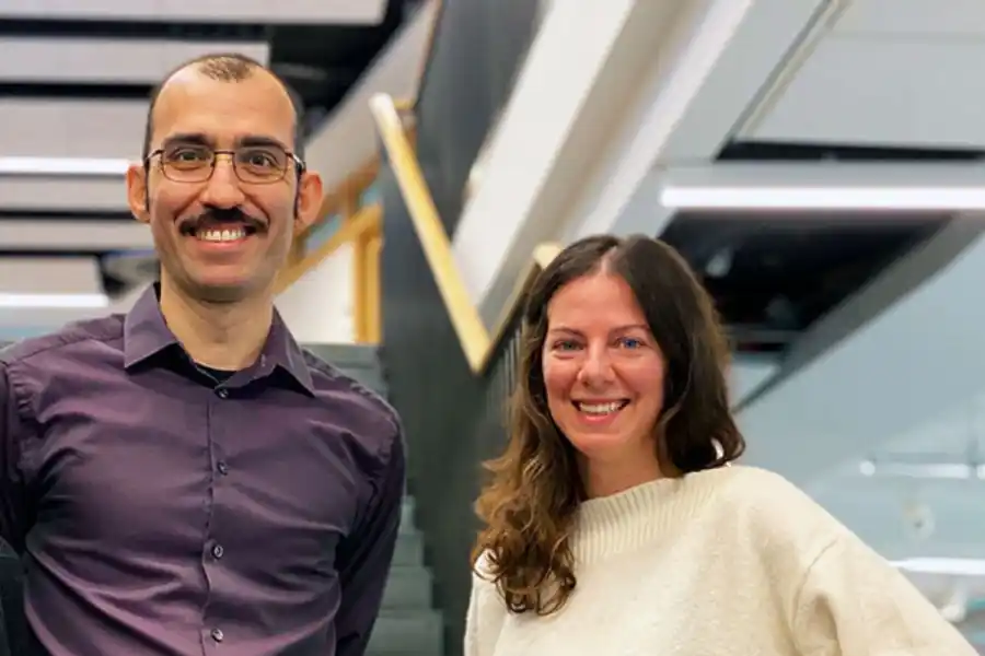 Kewmars Kazemzadeh och Giulia Gaudenzi. Foto: KTH Innovation.