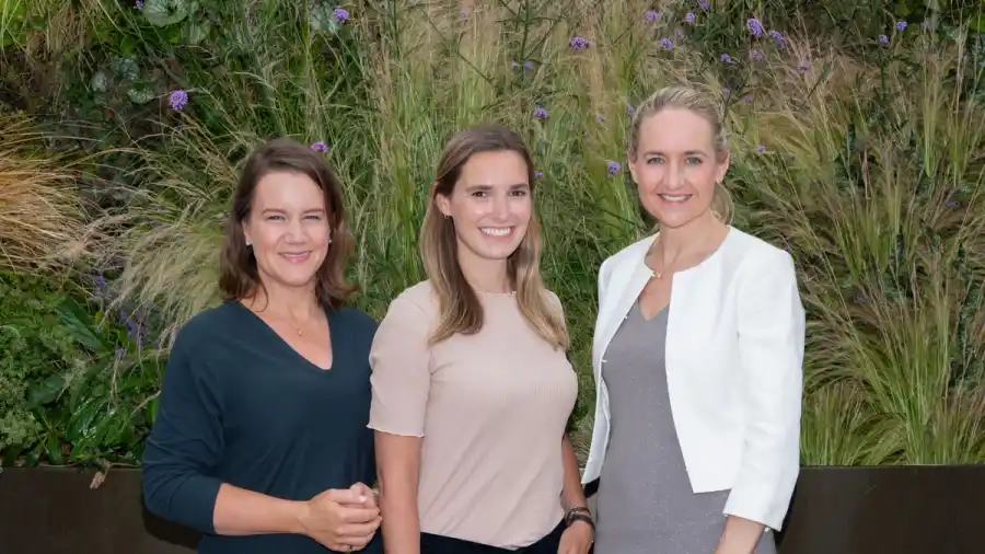 Clare Murray, Eleanor Blagbrough och Michelle Capiod. Foto: Pressbild