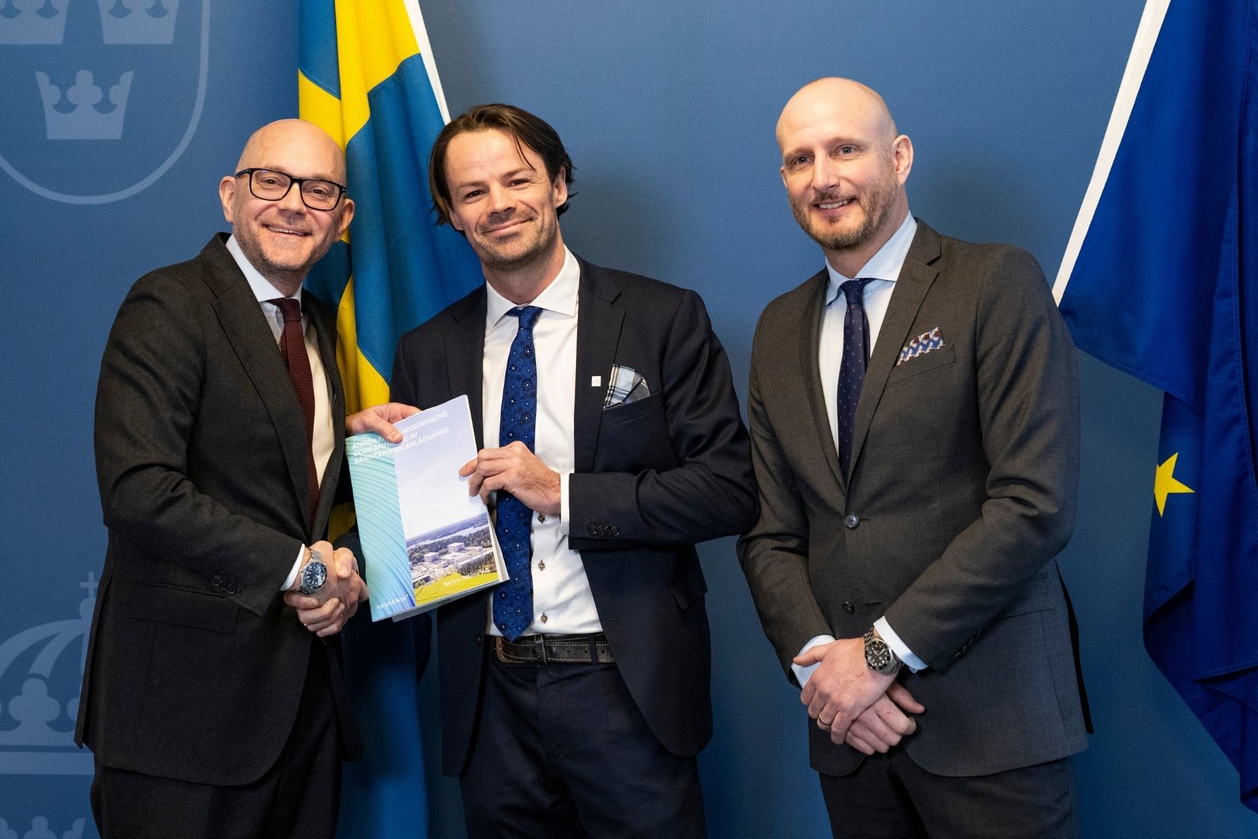 Johan Britz (L), tillsammans med Kärnfull Next portföljansvarige Balder Hagert och strategichef John Ahlberg. Foto: TT.