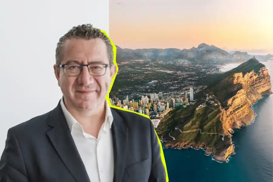 Benidorm mayor Antonio Pérez Pérez and Benidorm's Sierra Helada Natural Park. Photo: Media images/Impact Loop