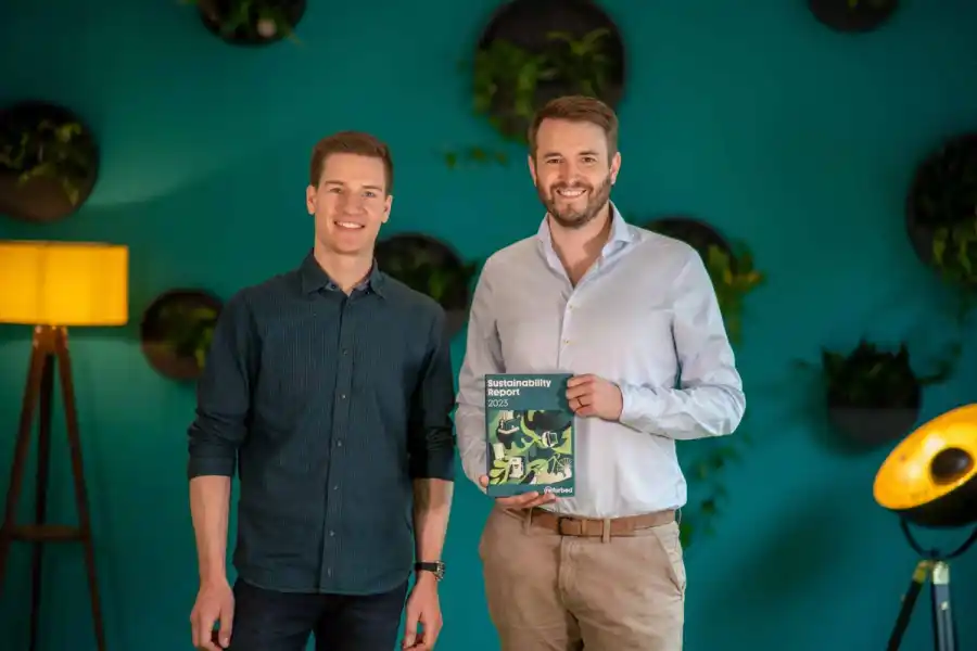 Paul Rudorf från forskningsinstitutet Fraunhofer Österrike och Peter Windischhofer, medgrundare av Refurbed. Foto: pressbild.