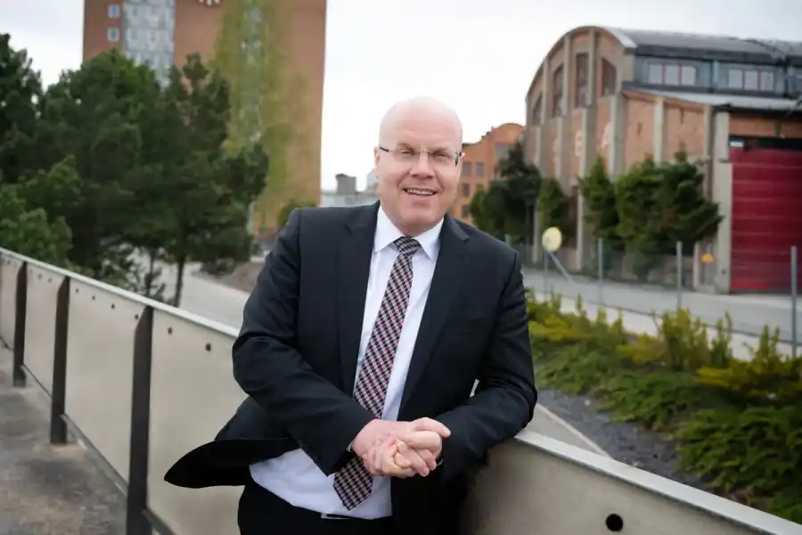 Tobias Hansson, vd för Hitachi Energy, föreslås bli ny ordförande i Teknikföretagen. Foto: Pressbild.