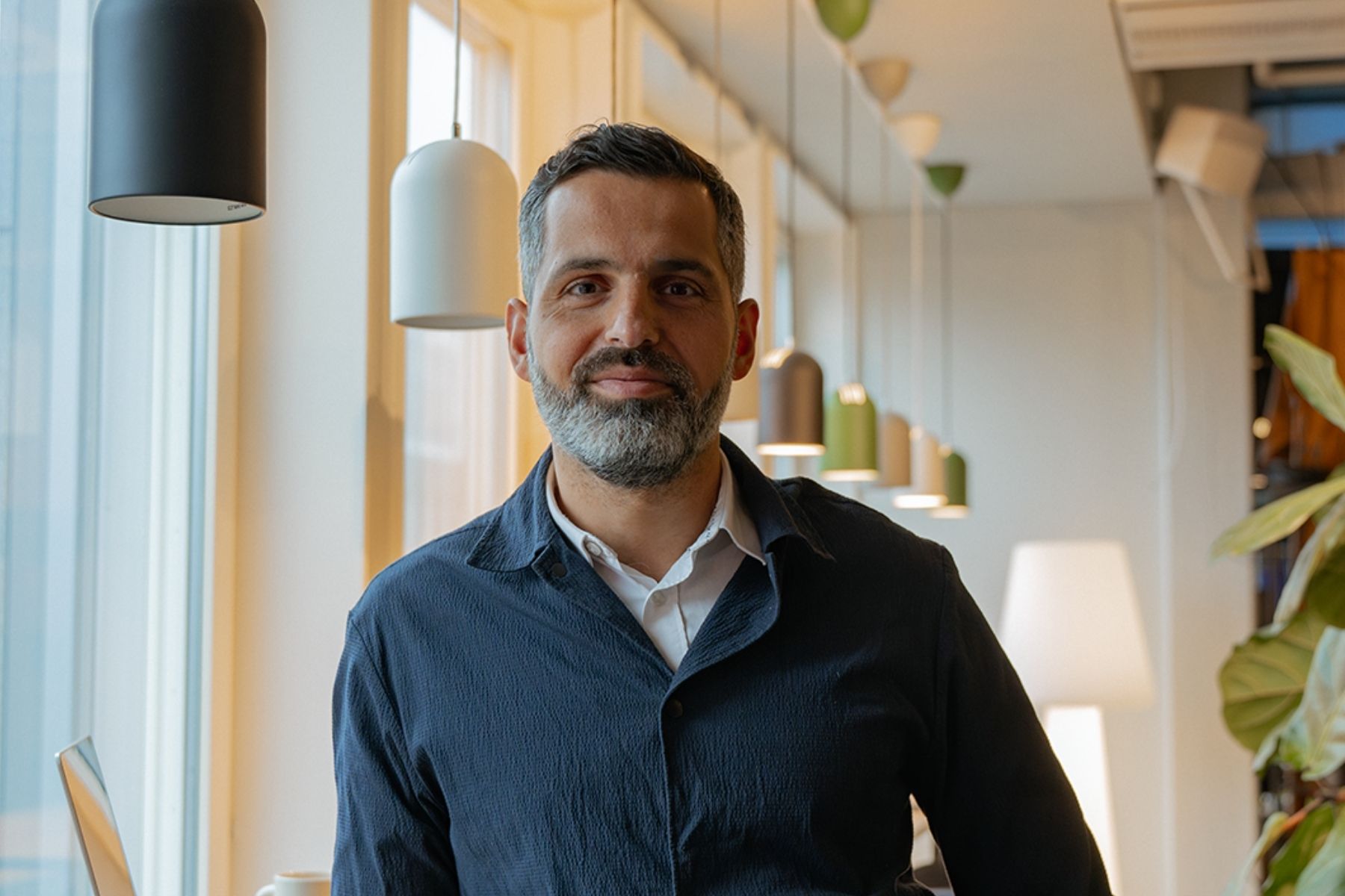 Hassan Mustapha ansluter till Tibber. Foto: Pressbild.