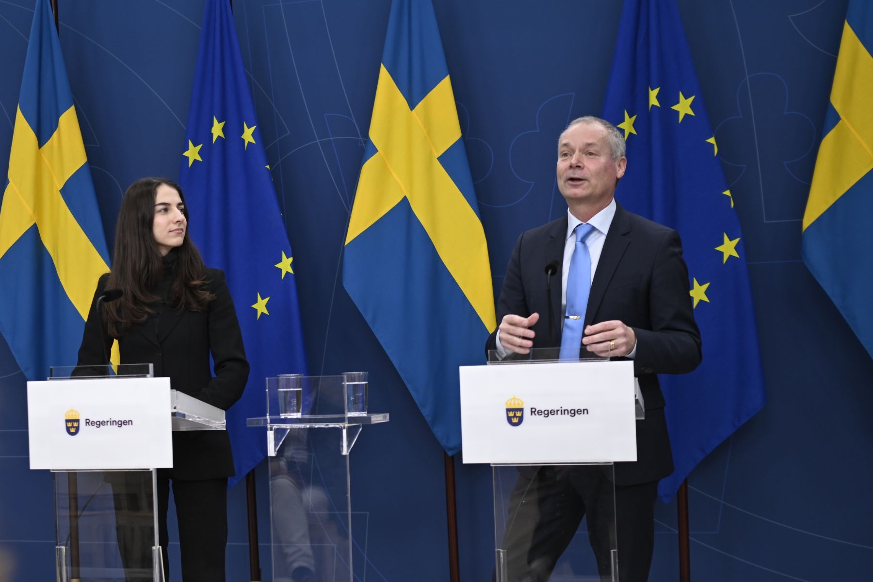 Klimat- och miljöminister Romina Pourmokhtari (L) och Johan Kuylenstierna, ny generaldirektör för Naturvårdsverket