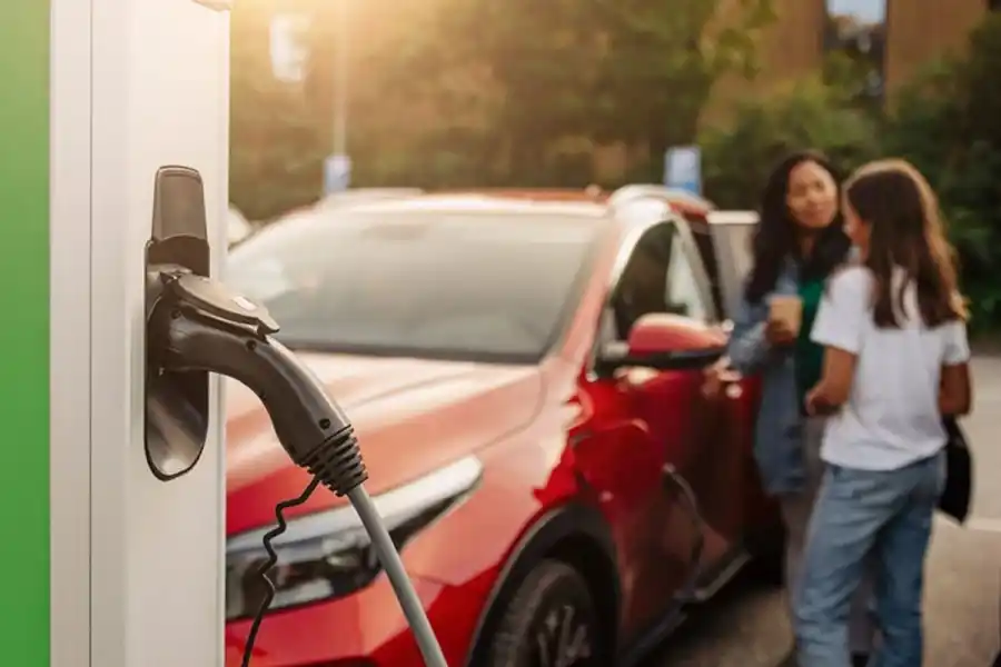 Nu öppnar ansökan för stöd till nya laddstationer. Foto: Pressbild.