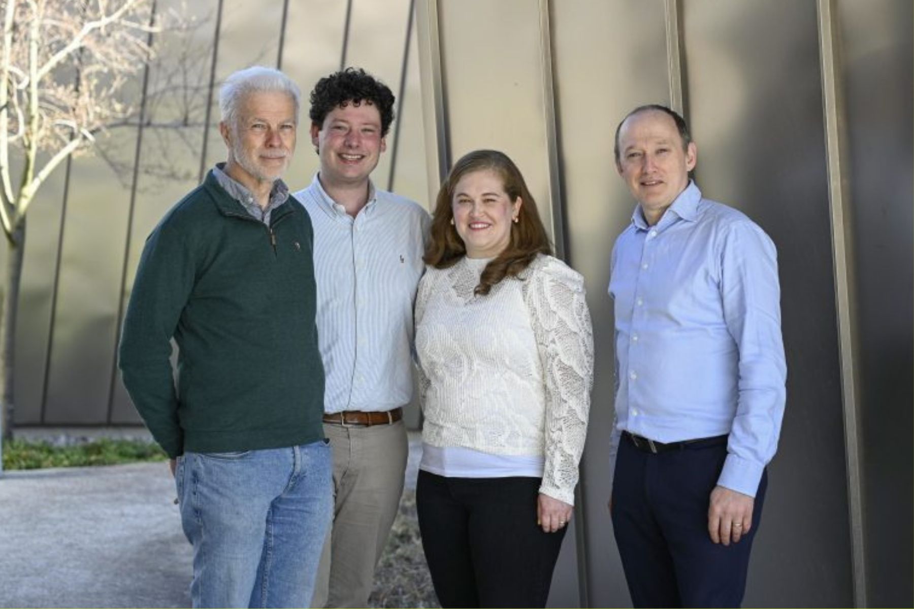 Per-Olof Holtz, Ivan Martinovic, Lisa Rullik och Oskar Fajerson på Polar light technolgies. Foto: Pressbild.