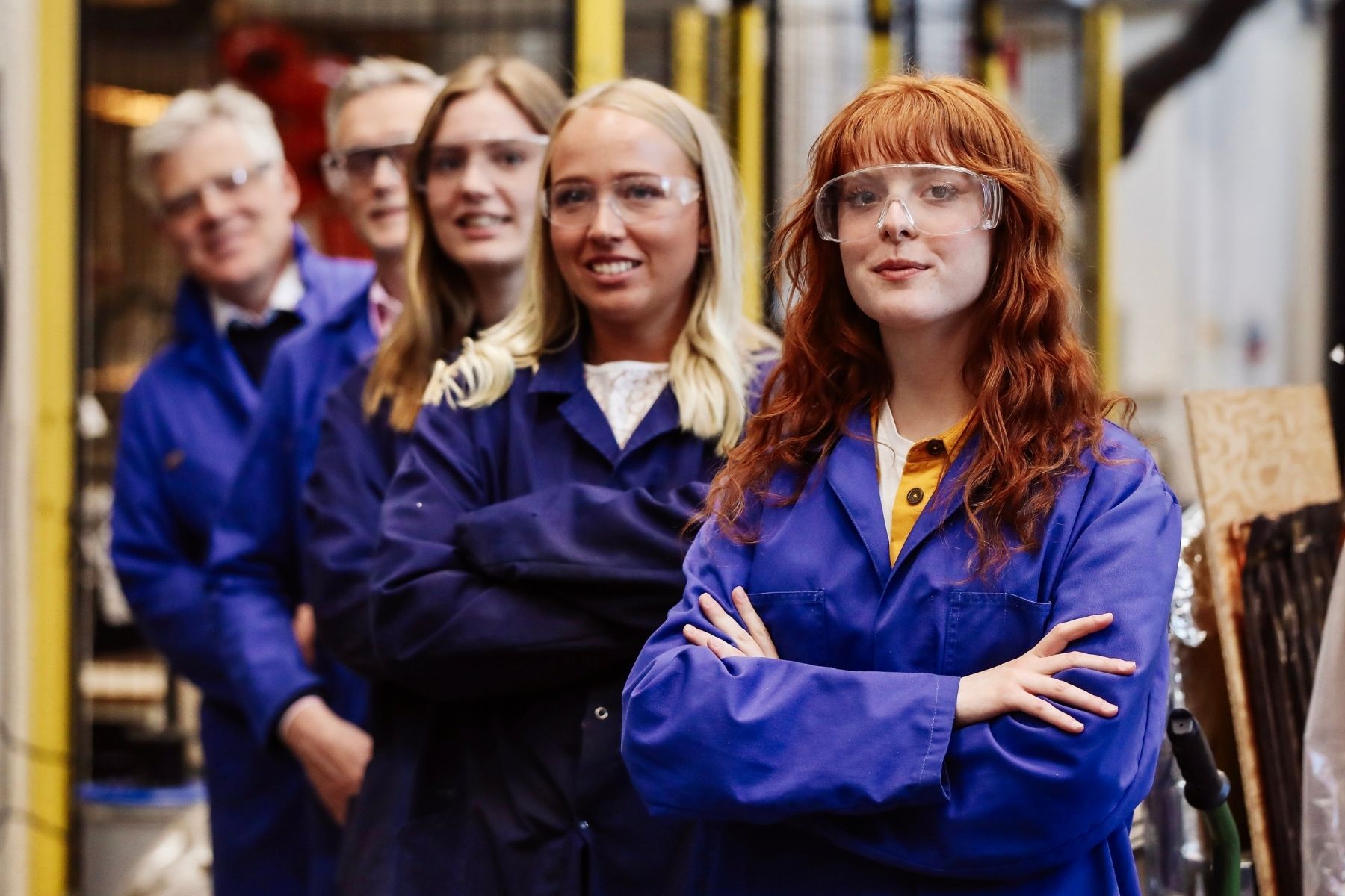Studenter i Högskolan Dalarnas laboratorium. Foto: Pressbild.