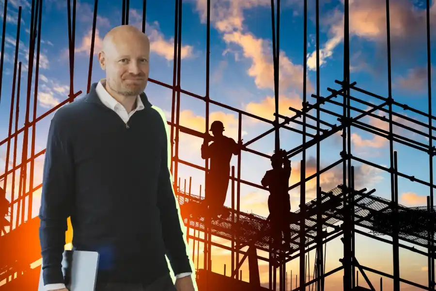 Niklas Lundbäck, VP för product technology på Hubexo. Foto: pressbild / Canva (montage)