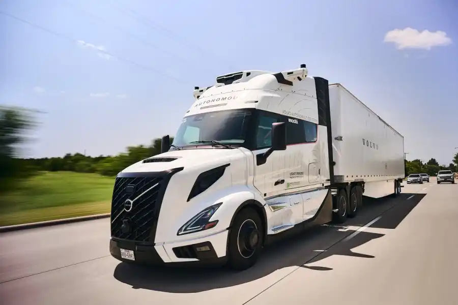 Volvos autonoma lastbil integrerad med Waabi. Foto: pressbild.