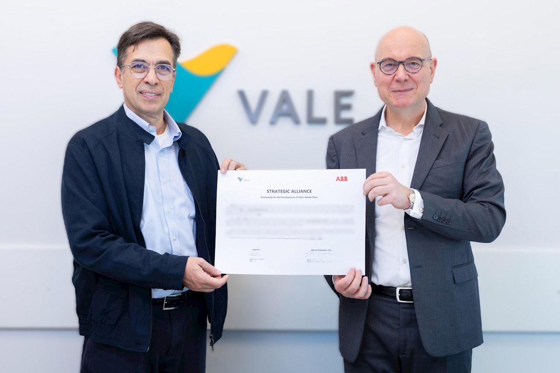 Carlos Medeiros, Vale, och Joachim Braun, ABB. Foto: Agência Cilindro Ocular/pressbild