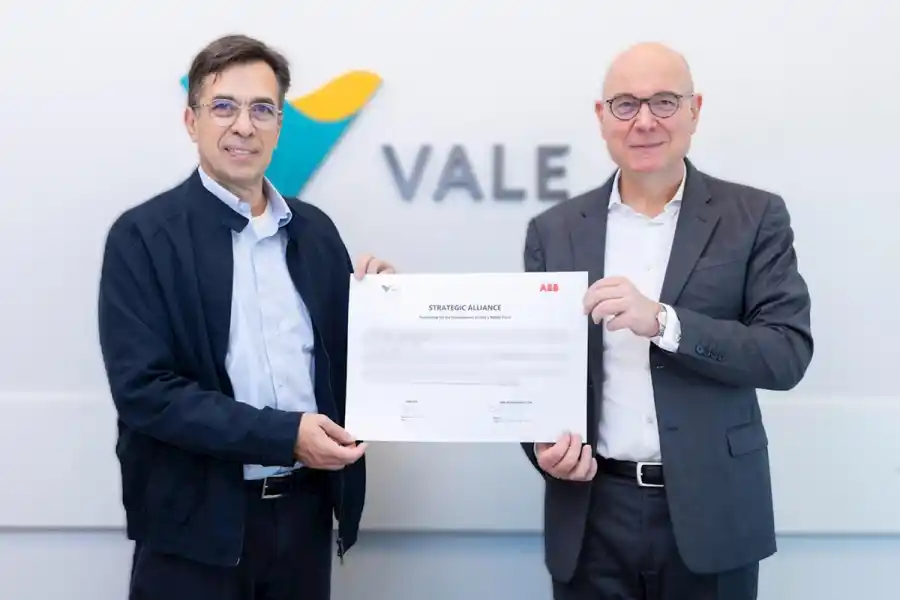 Carlos Medeiros, Vale, och Joachim Braun, ABB. Foto: Agência Cilindro Ocular/pressbild