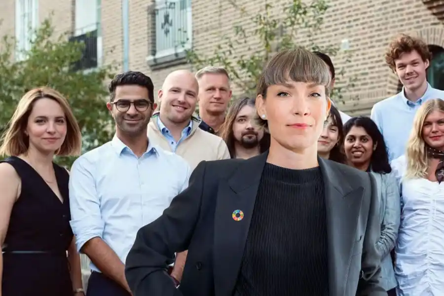 Darja Isaksson, generaldirektör på Vinnova och teamet på Cetasol, ett av bolagen som fått stöd.