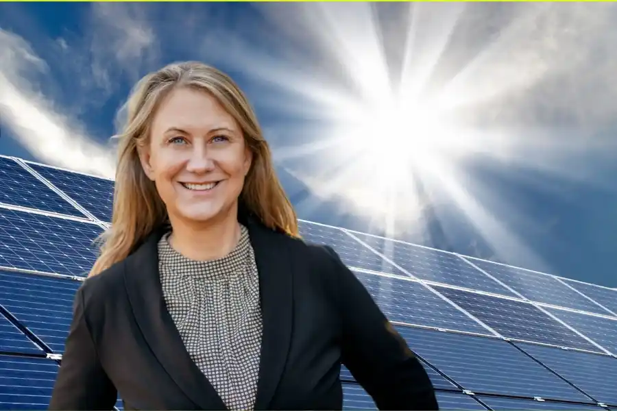Anna Werner, vd på Svensk Solenergi. Foto: Pressbild/Canva (montage)
