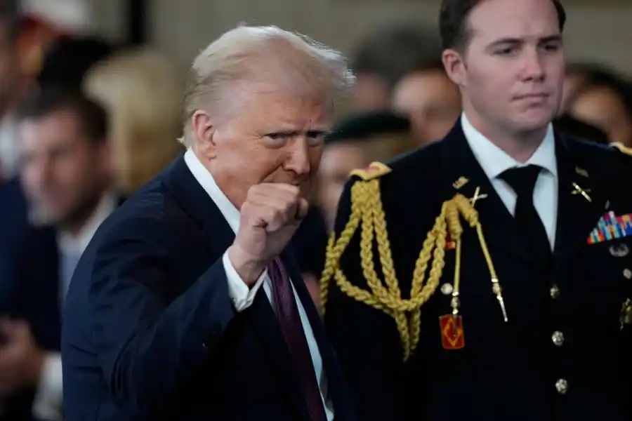 Donald Trump svärs in som ny president. Foto: Julia Demaree Nikhinson/AP/TT.