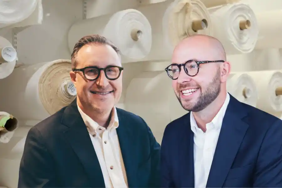 Nya styrelseordföranden Niclas Möller och Linus Larsson Green, vd på Pulpac. Foto: Pressbilder.