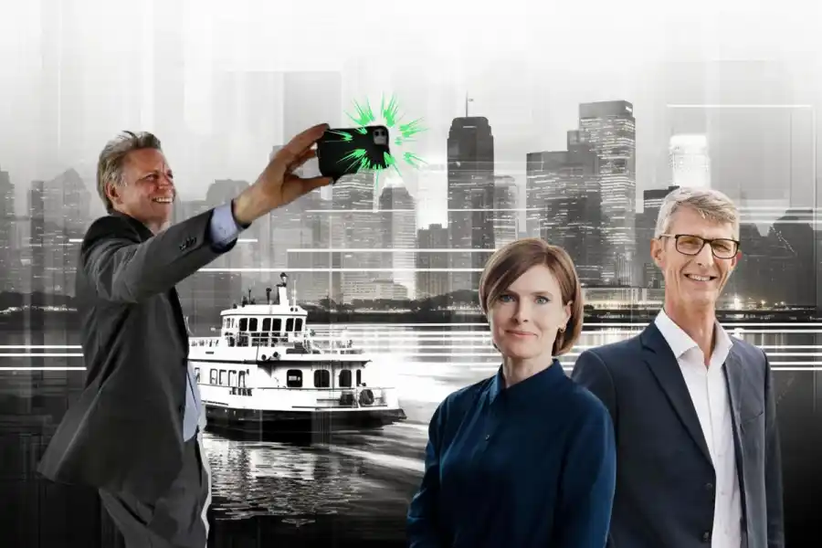 Färjan är plötsligt i strålkastarljuset. Collage av Impact Loop.