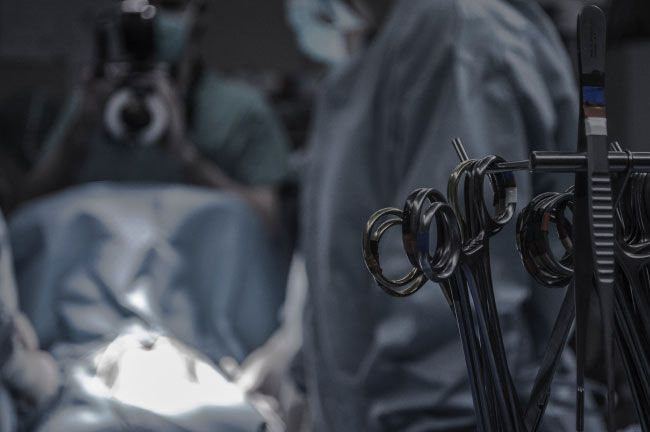 Shallow Depth of Field Shot of Operating Room | IDID Plastic Surgery