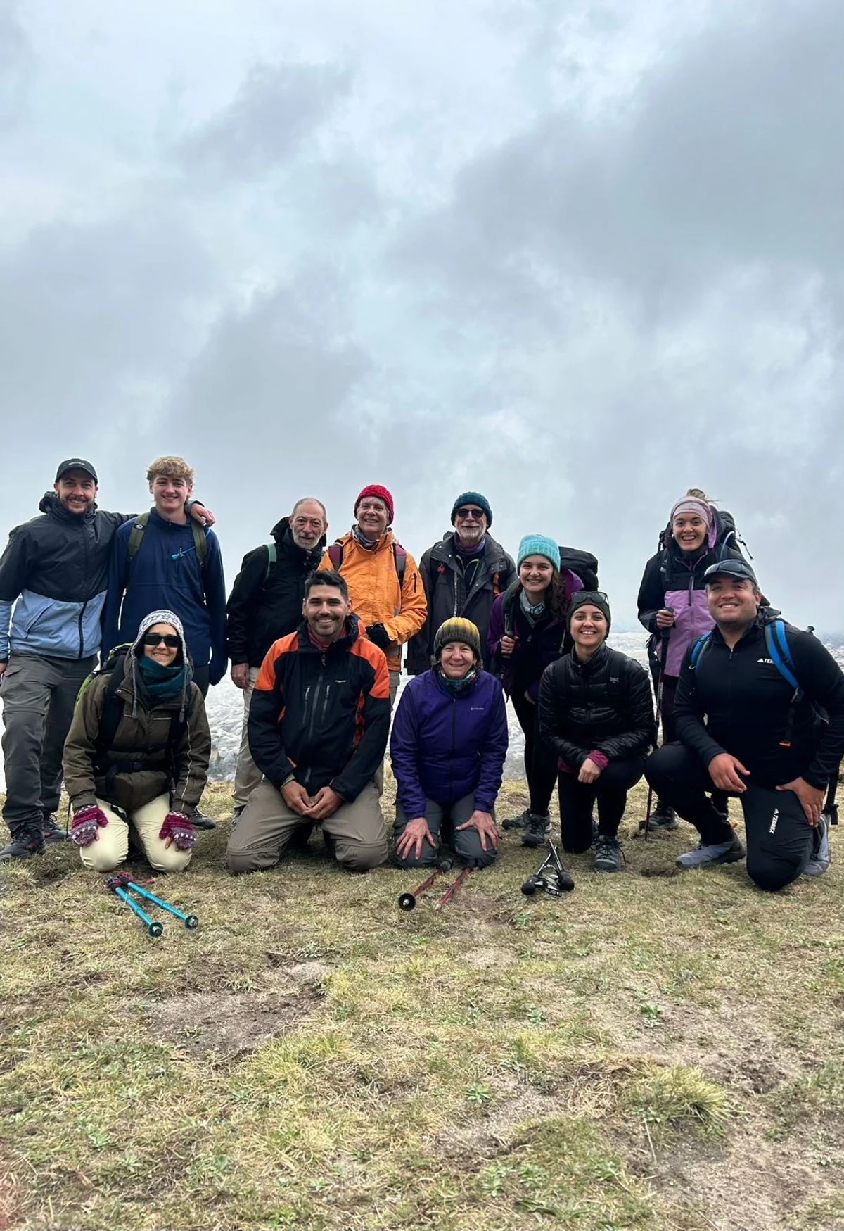 Foto grupal del contingente de Mons al cierre del trekking de tres días al Cerro Champaquí