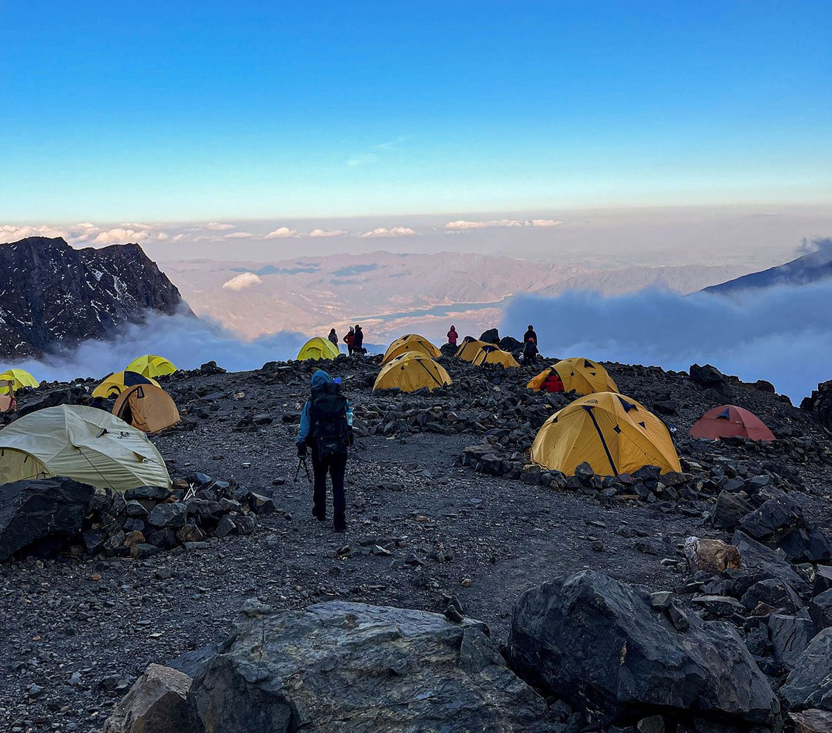 Expedición Cerro Vallecitos (5.468 msnm): Tu Entrada a la Alta Montaña