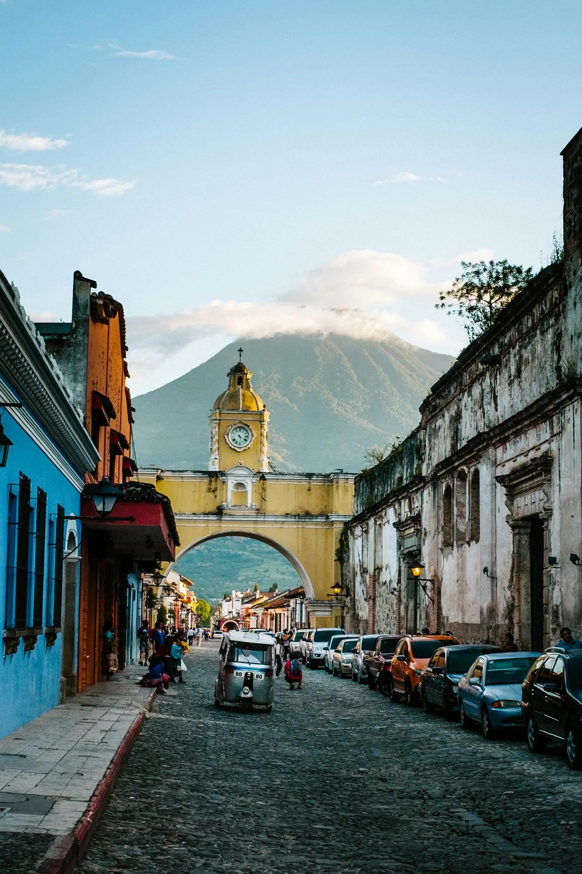 Guatemala 2027 — Tierra de Volcanes y Mayas