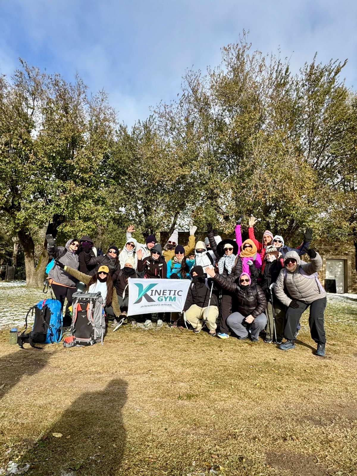 Foto grupal del contingente de Mons antes de comenzar el trekking al Cerro El Morro, San Luis