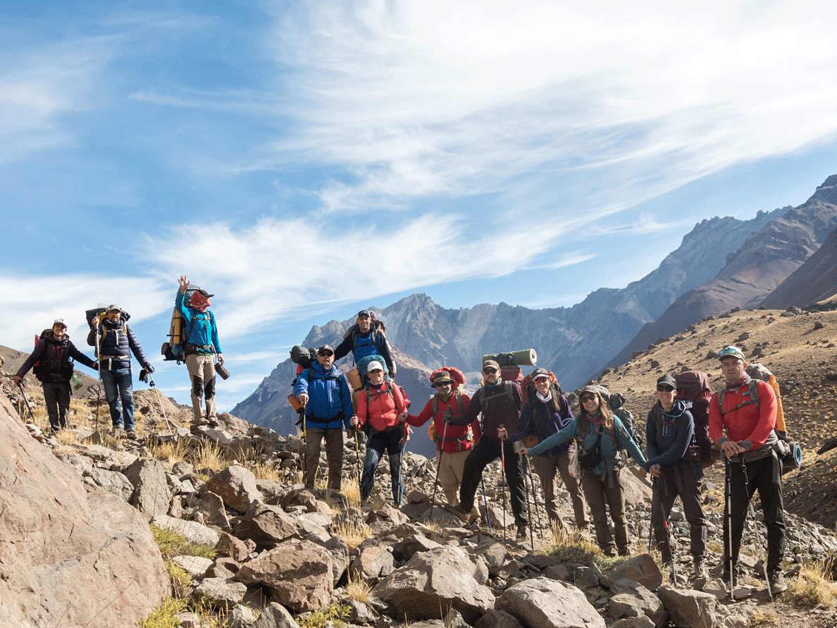 Expedición Cerro Peñas Coloradas: Tu Primer 4.000 en Mendoza (4.211 m.s.n.m.)
