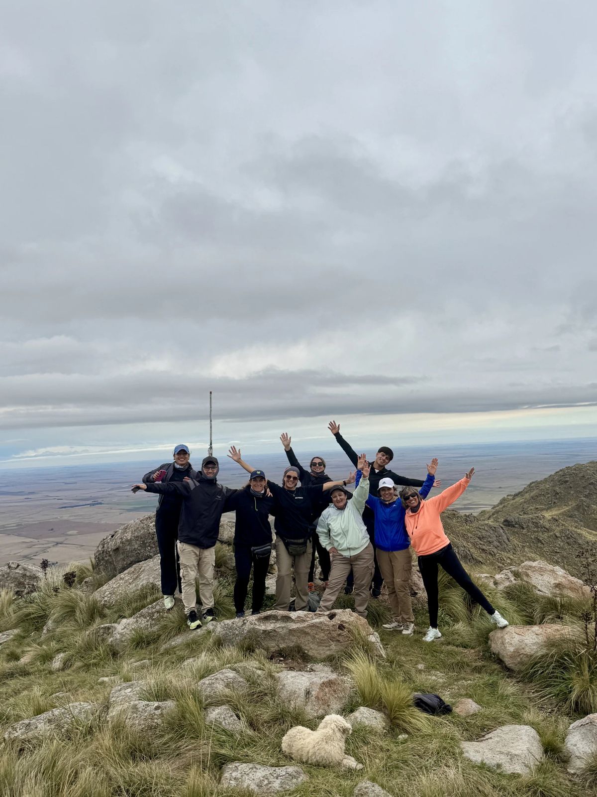 El grupo de la Salida 204 reunido en la cumbre del Cerro El Morro