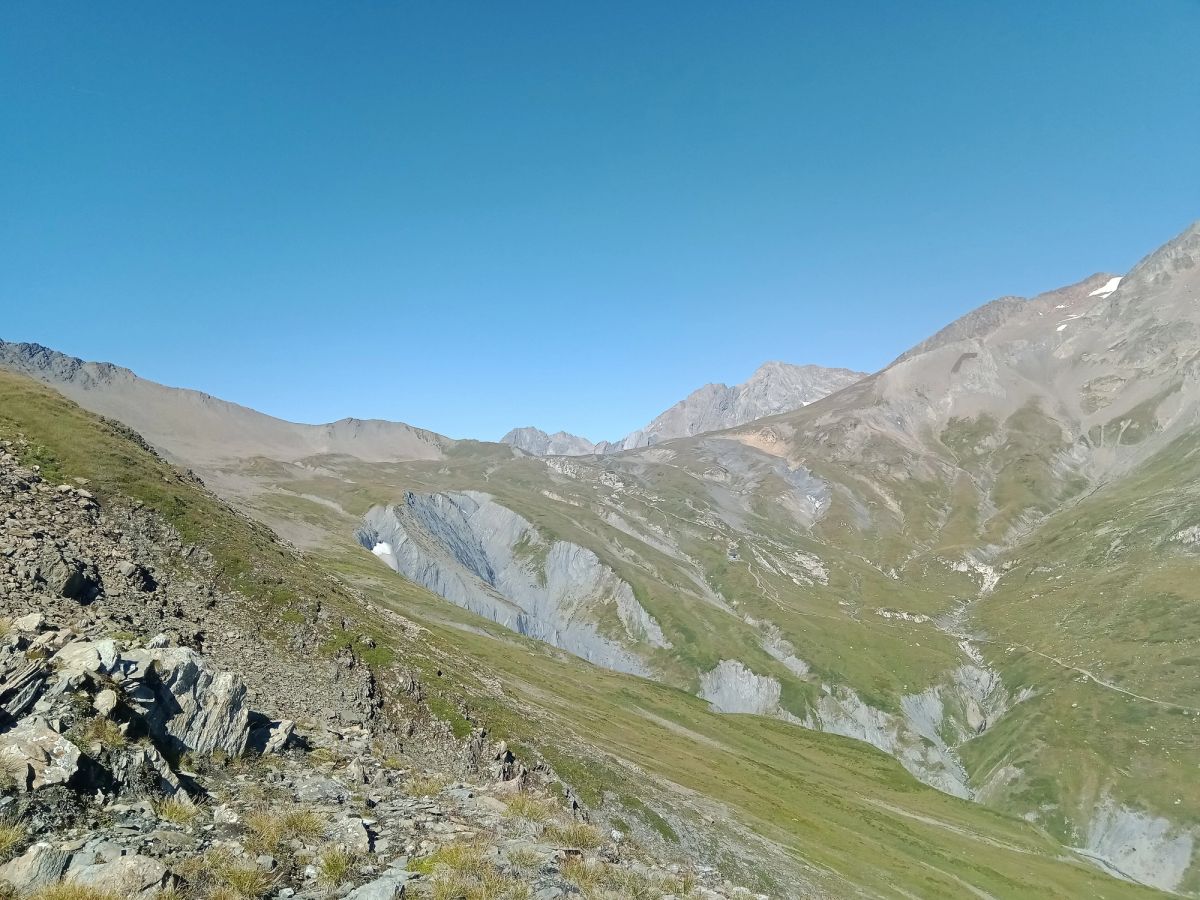 El Col de la Seigne, a 2.516 m, paso fronterizo entre Francia e Italia sobre el Vallon de la Lex Blanche